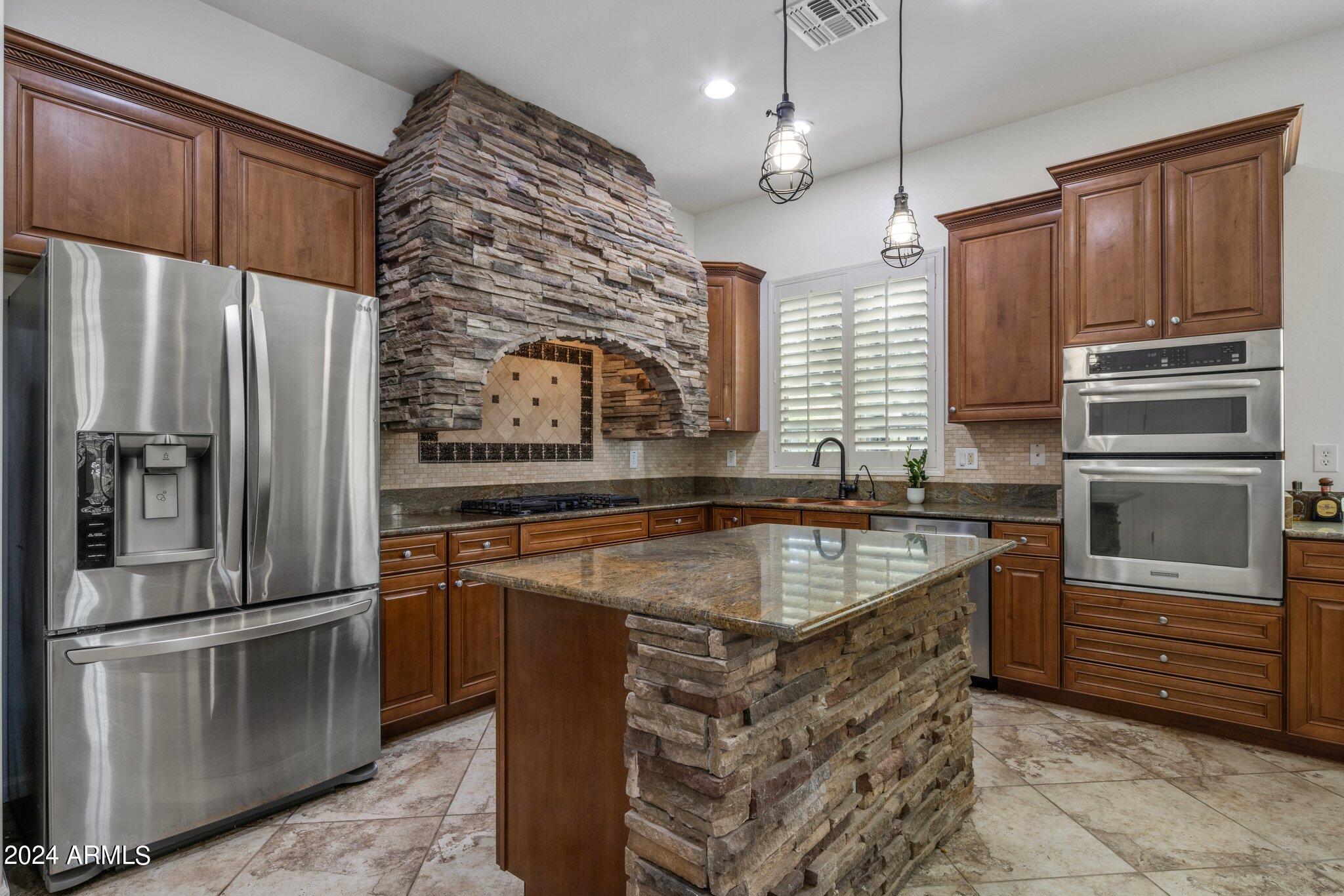 2416 E CHARLENE Place