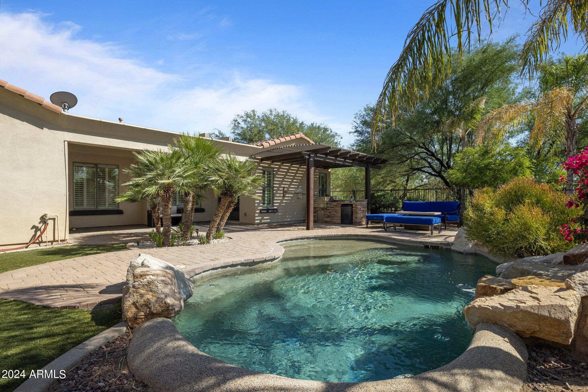 2416 E CHARLENE Place