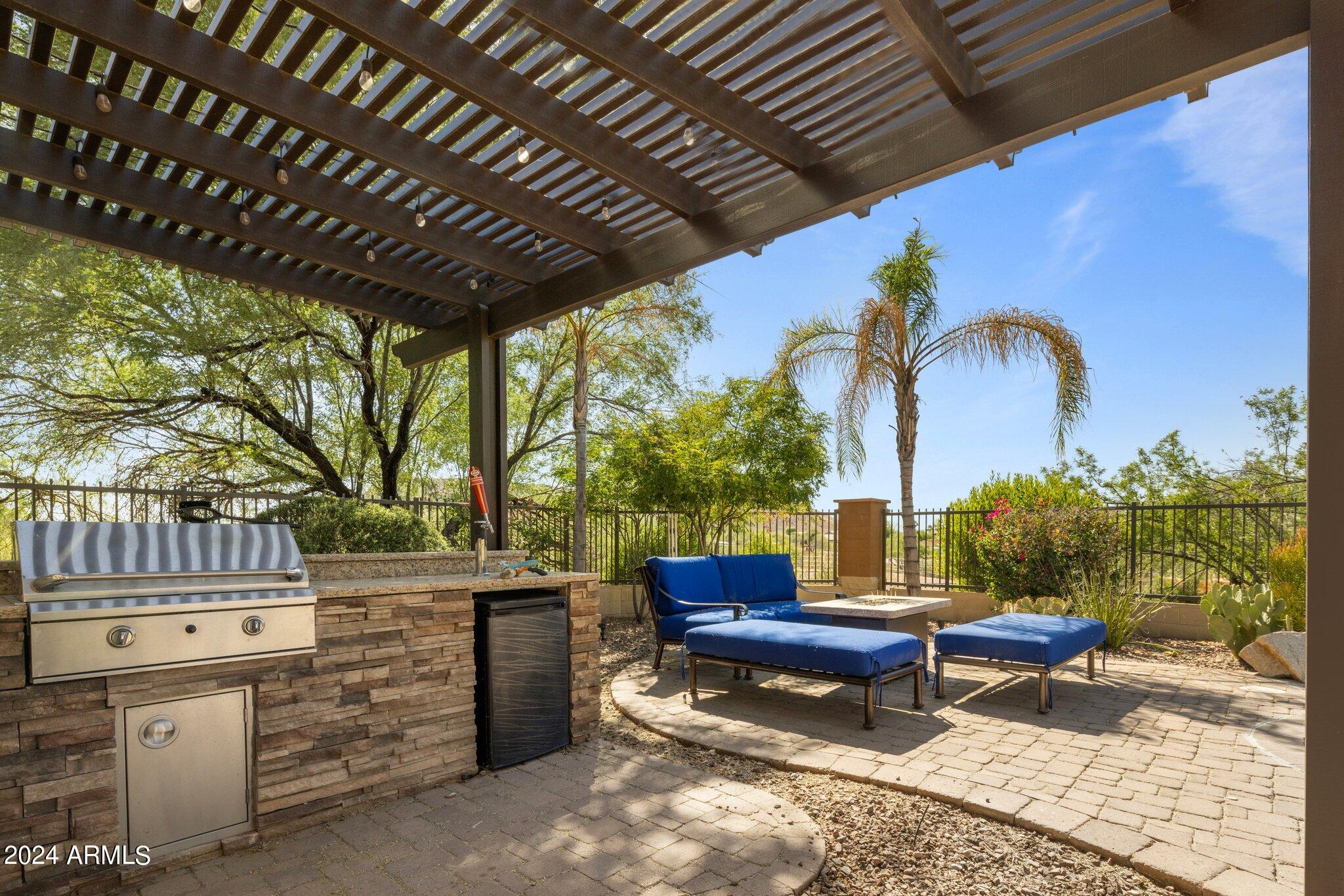 2416 E CHARLENE Place