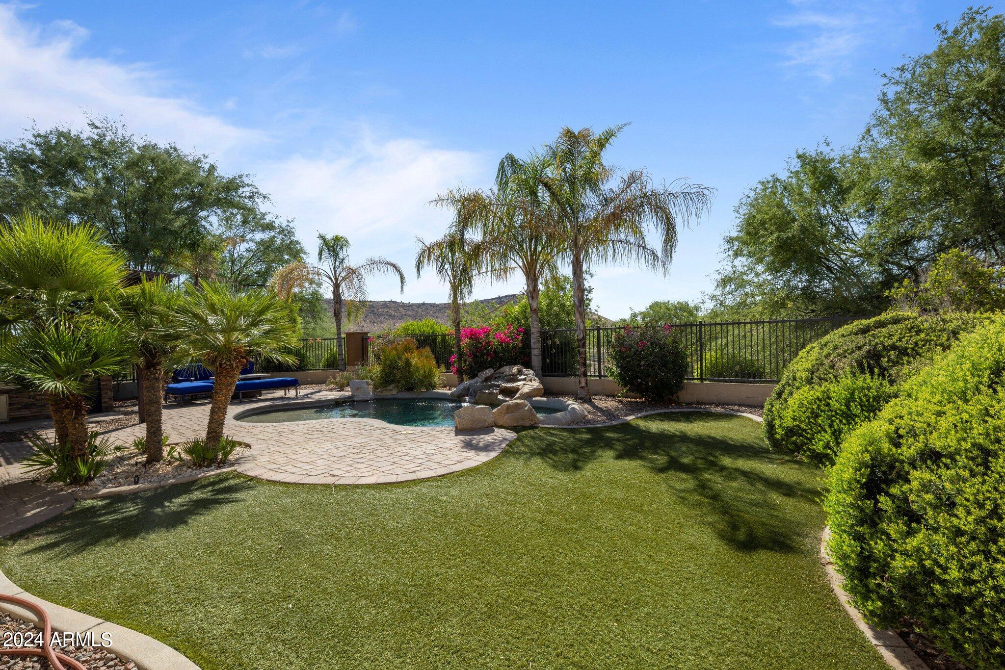2416 E CHARLENE Place