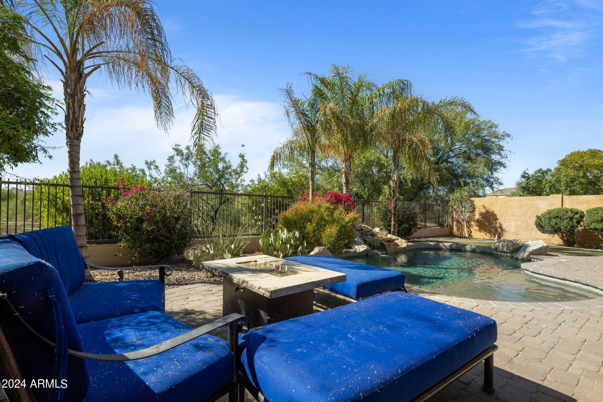 2416 E CHARLENE Place