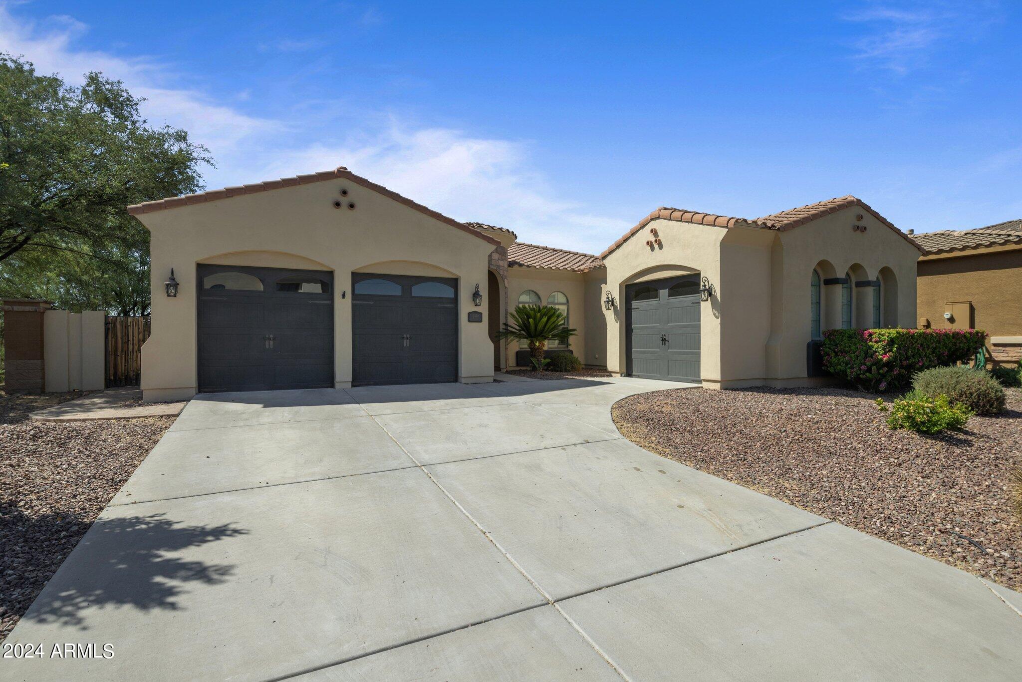 2416 E CHARLENE Place