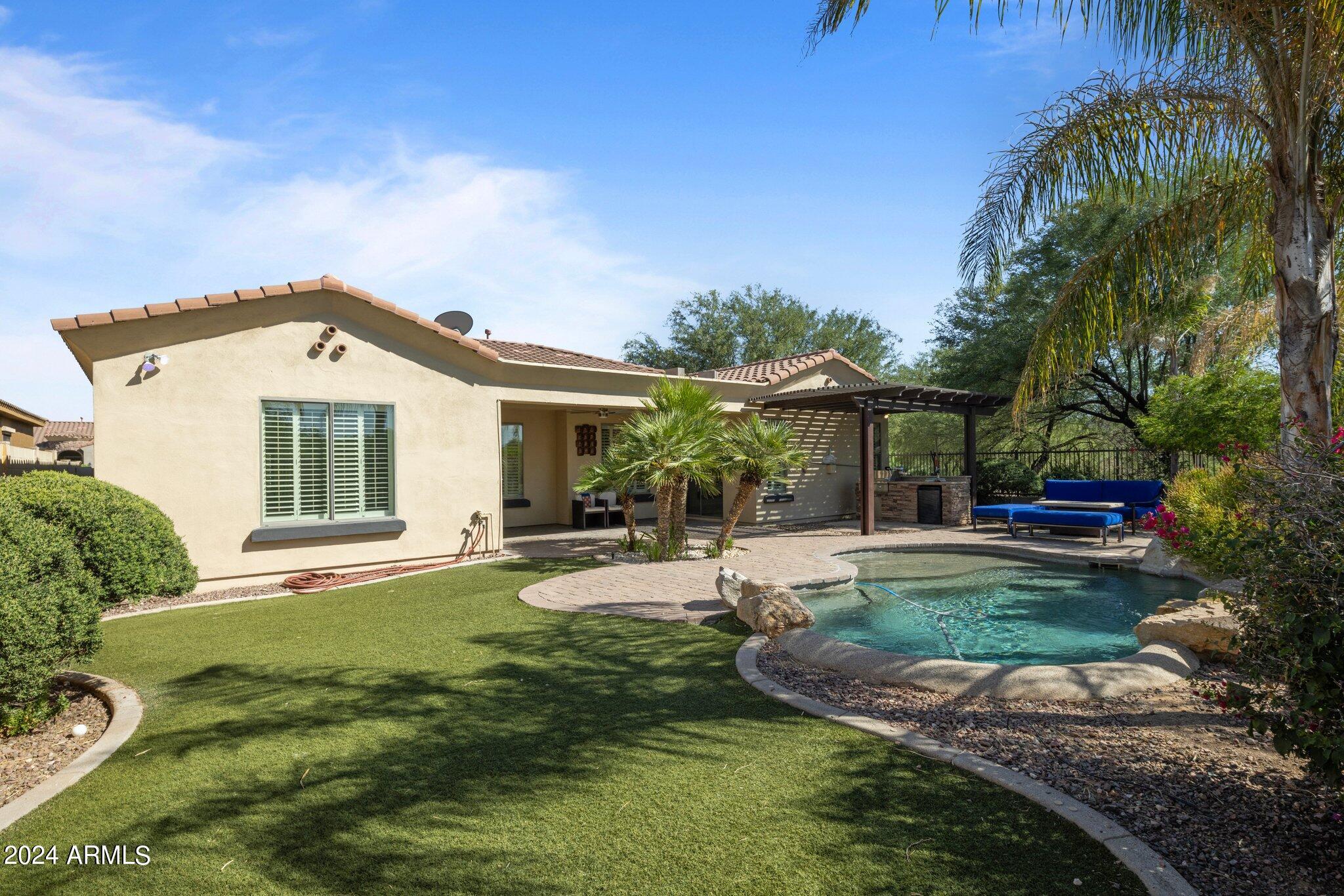 2416 E CHARLENE Place