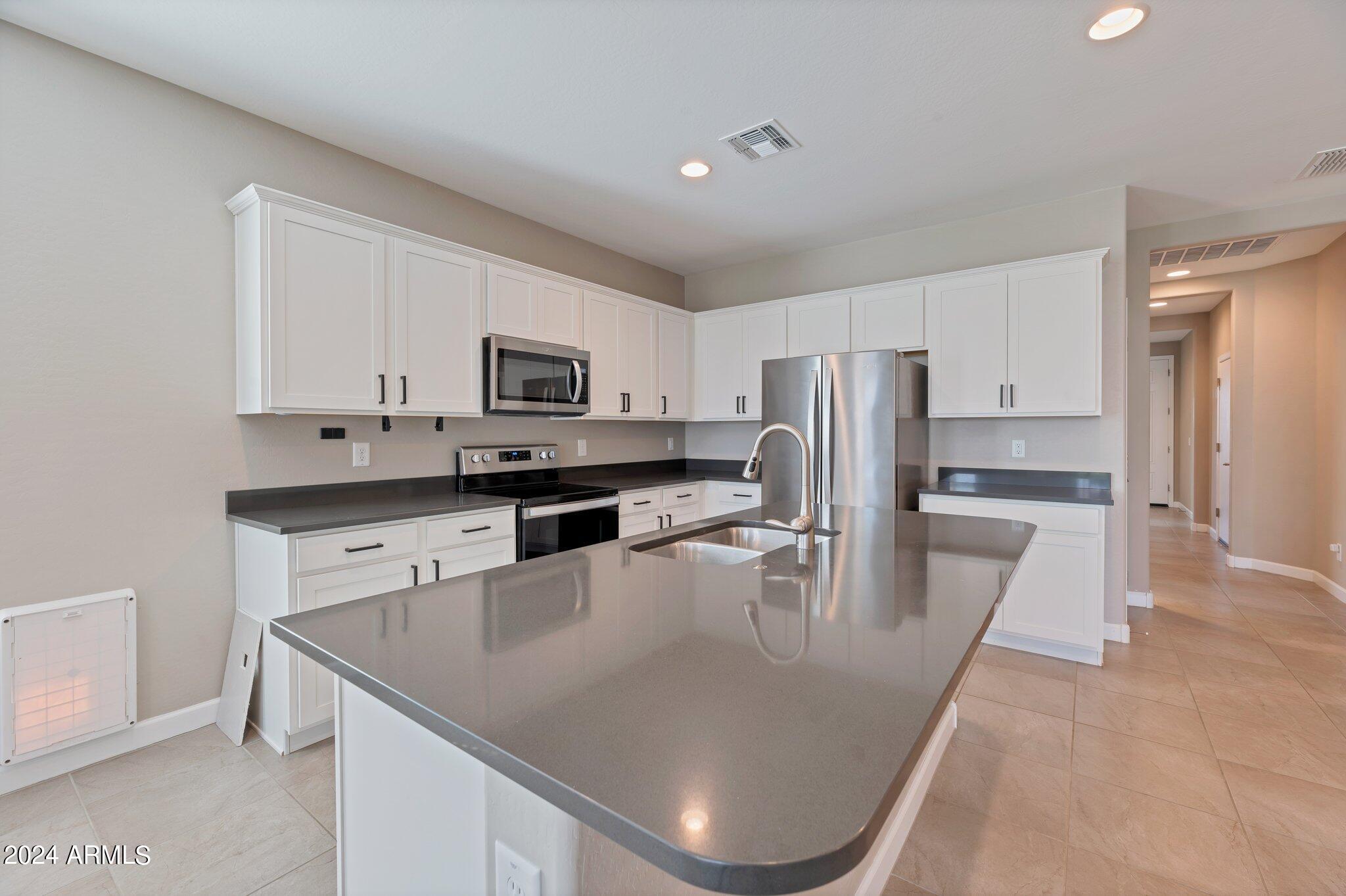 4408 W GARY Way