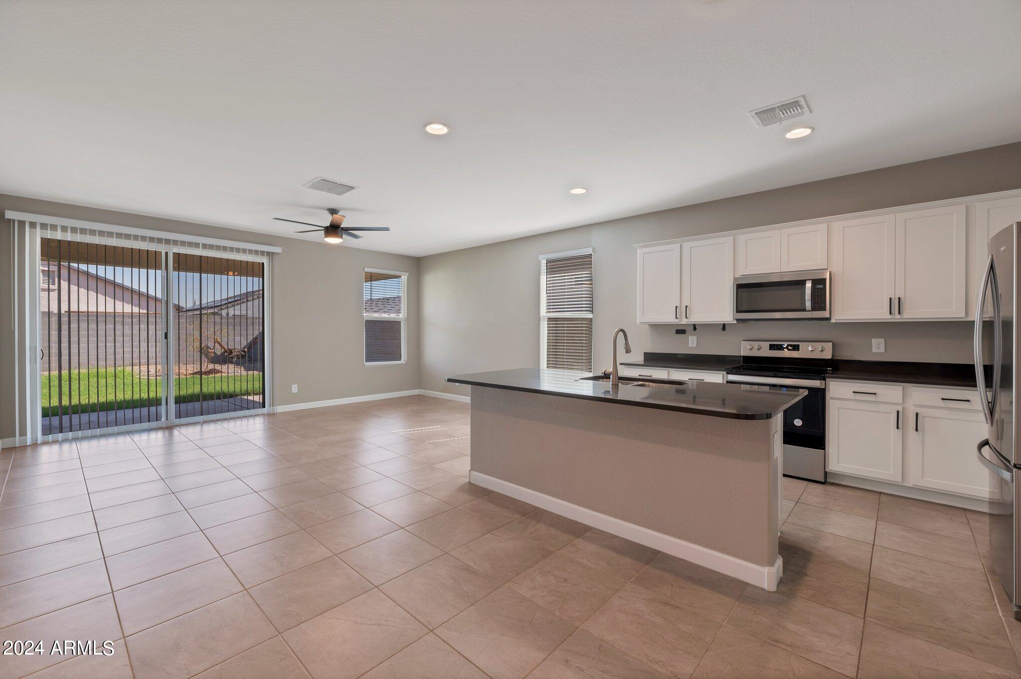 4408 W GARY Way