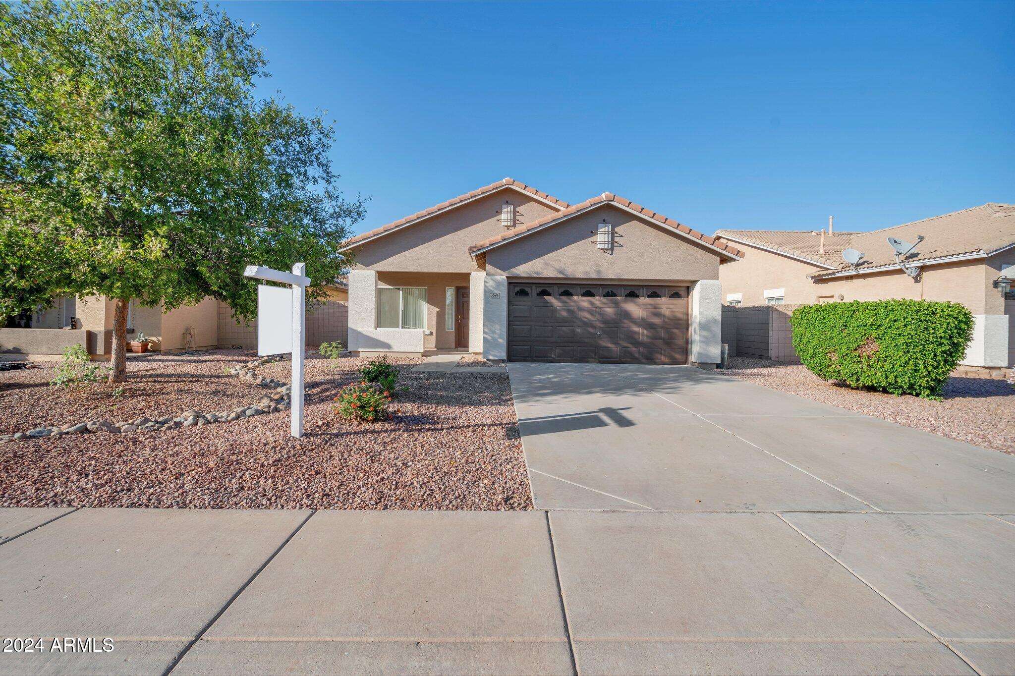 3694 E LONGHORN Drive