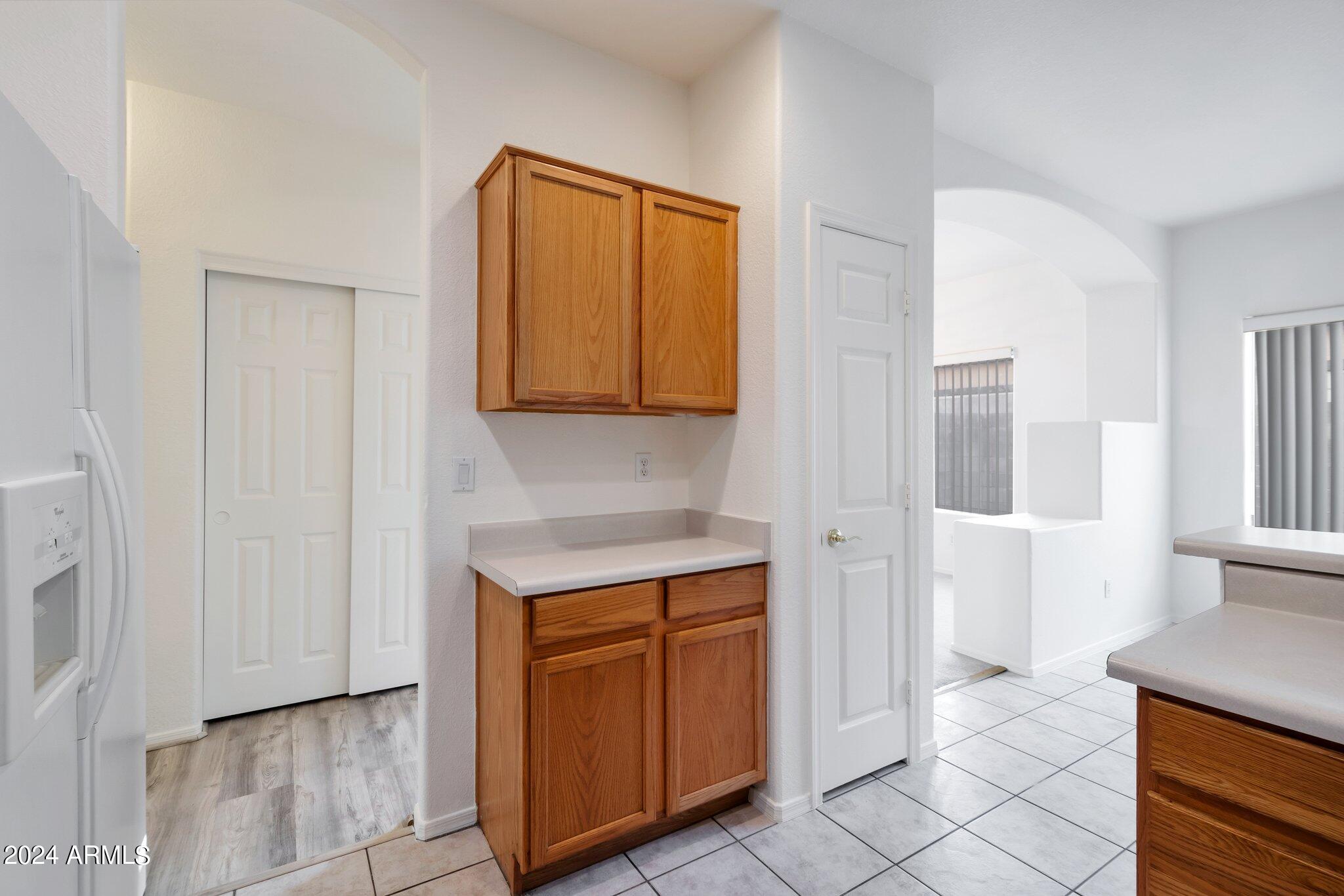 3694 E LONGHORN Drive