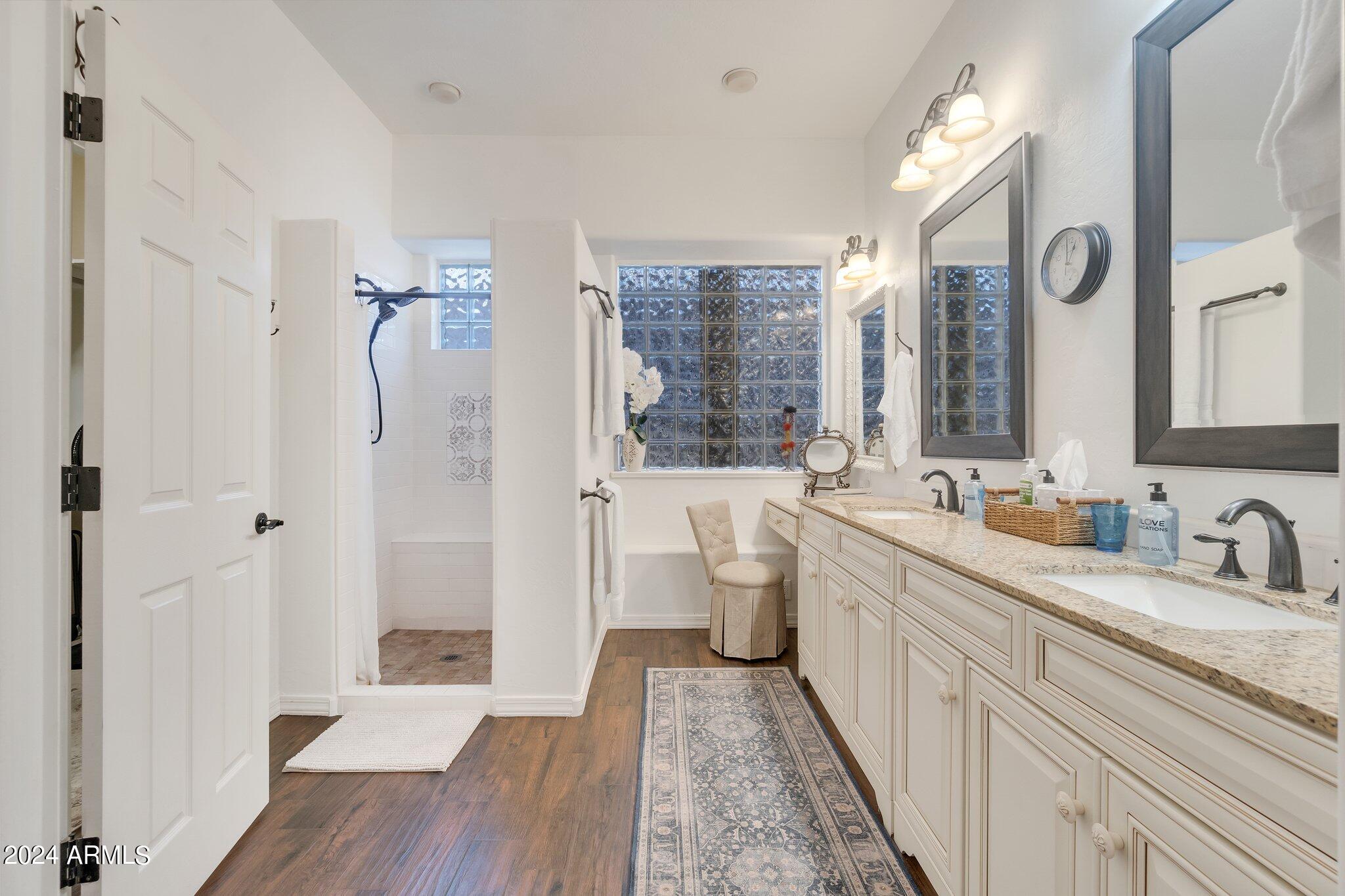 7622 E VIA DEL SOL Drive