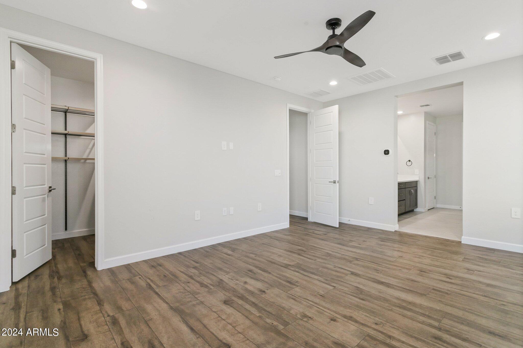 4868 E MURIEL Drive