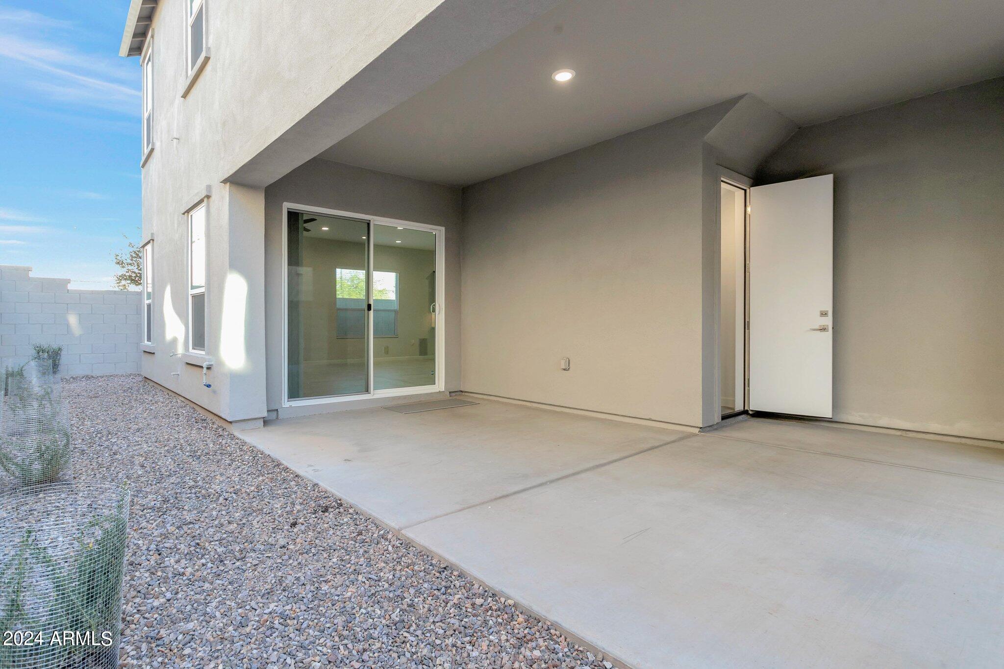 4868 E MURIEL Drive