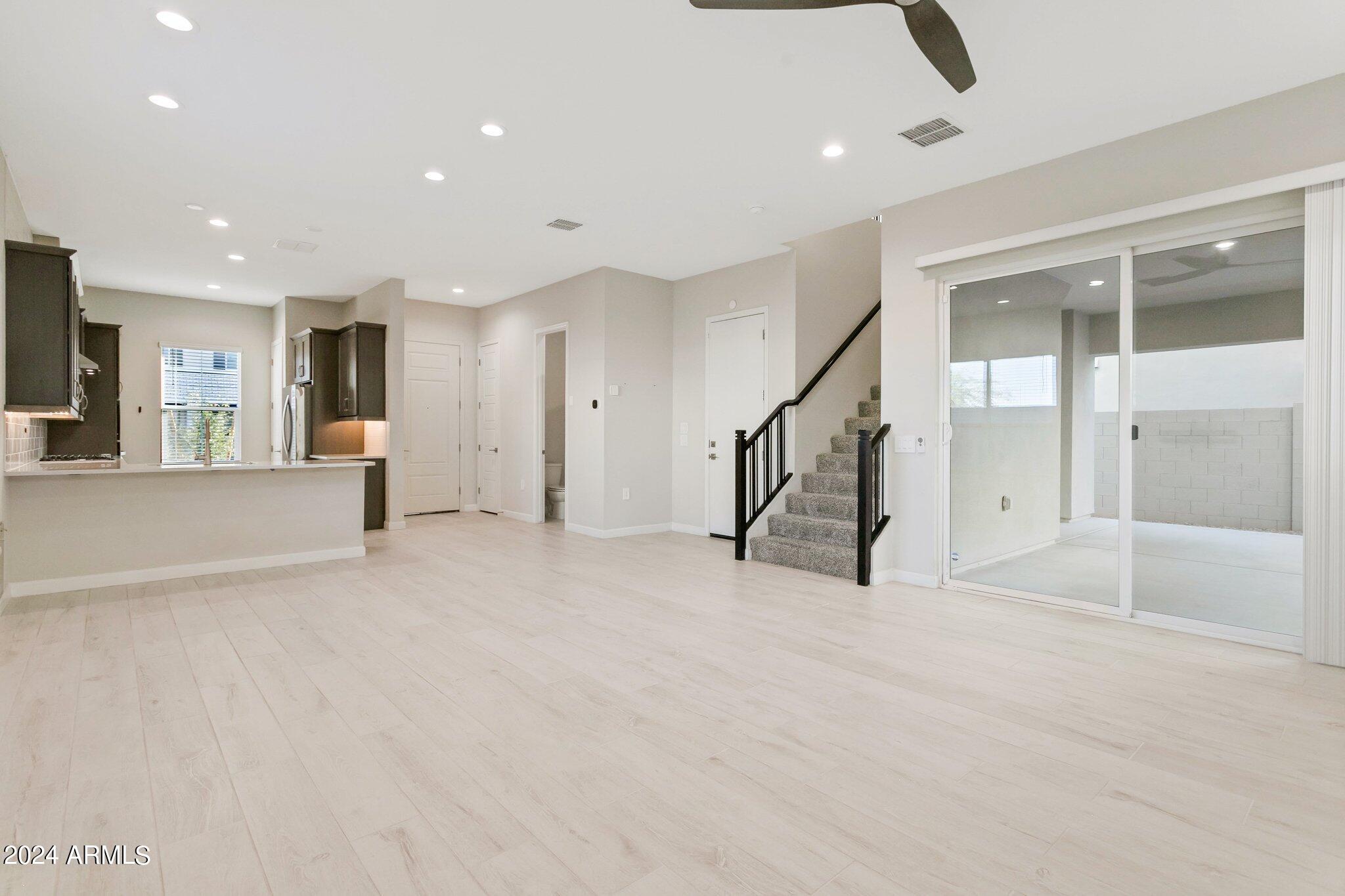4868 E MURIEL Drive