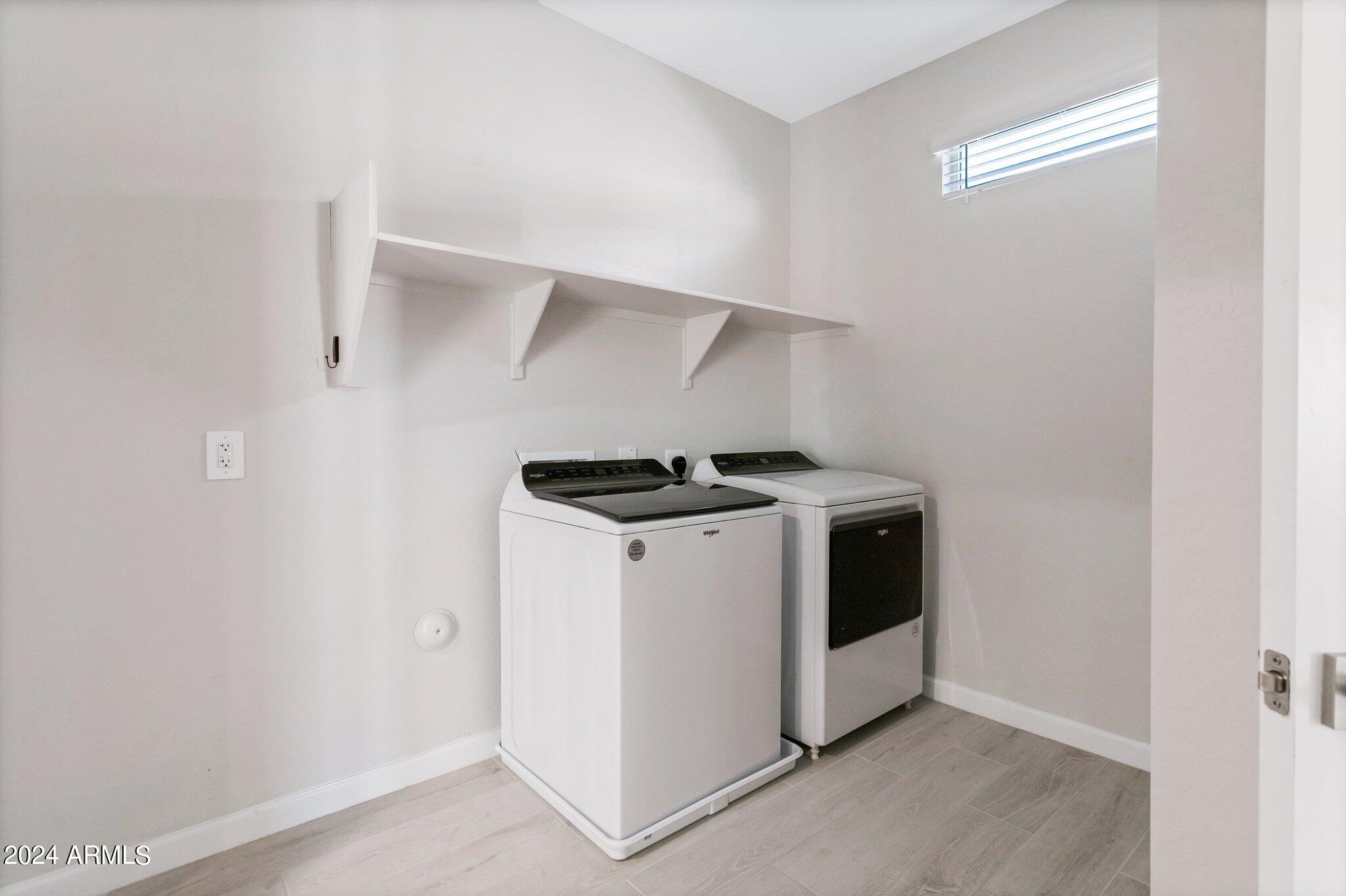4868 E MURIEL Drive