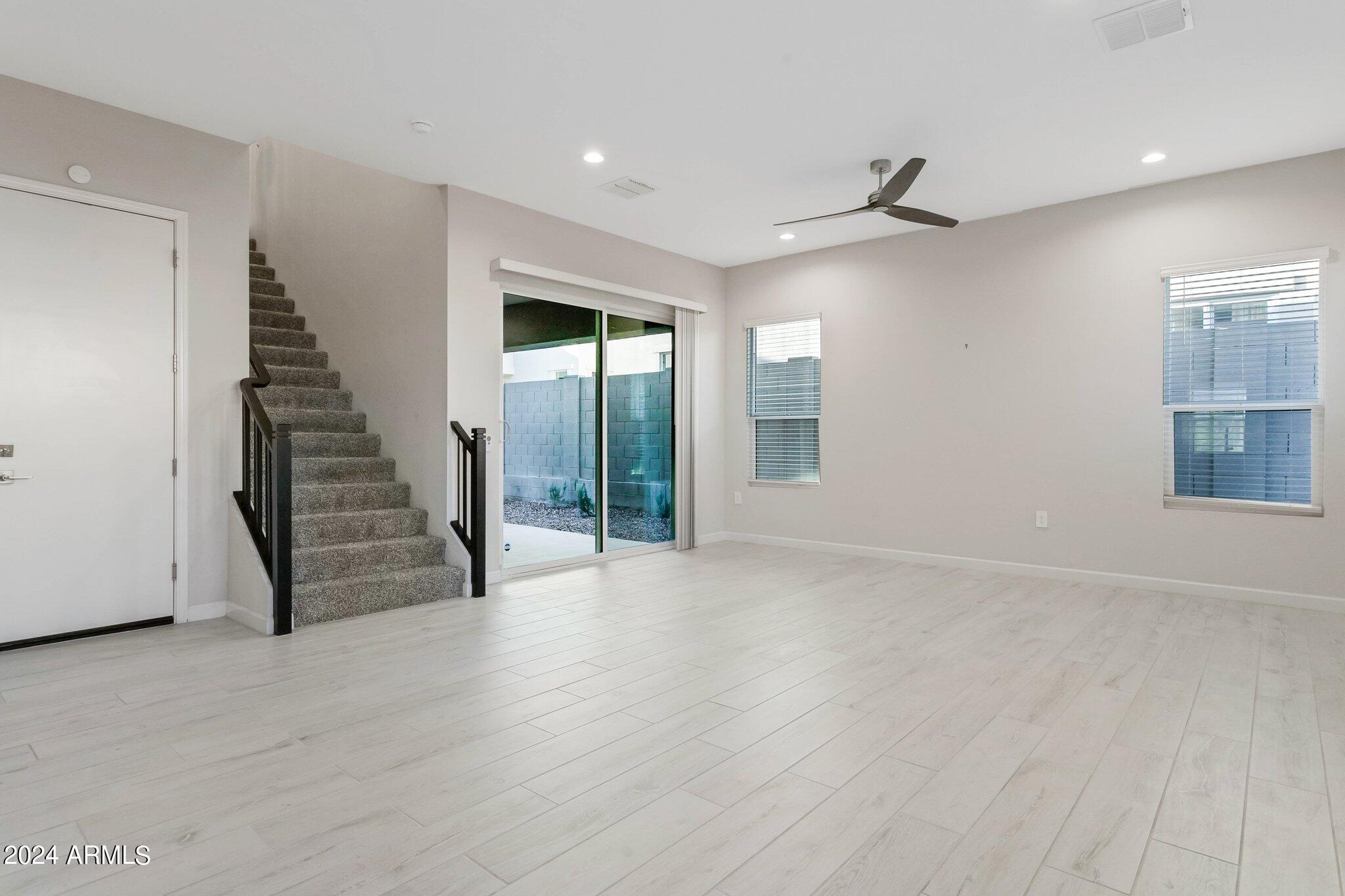 4868 E MURIEL Drive