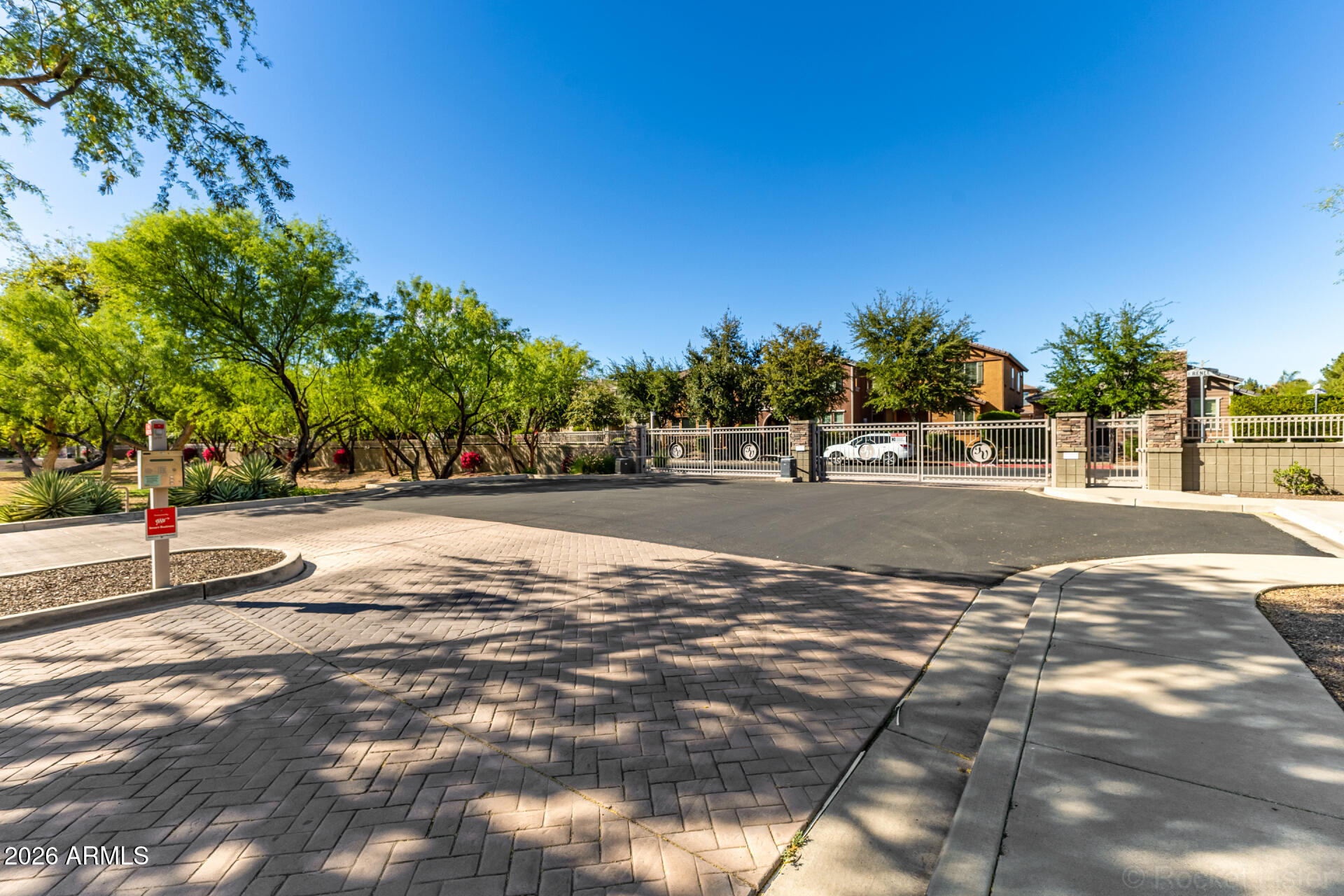 4366 E ROSEMONTE Drive