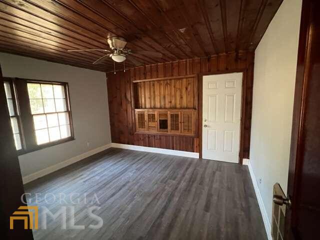 220 E Memorial Drive