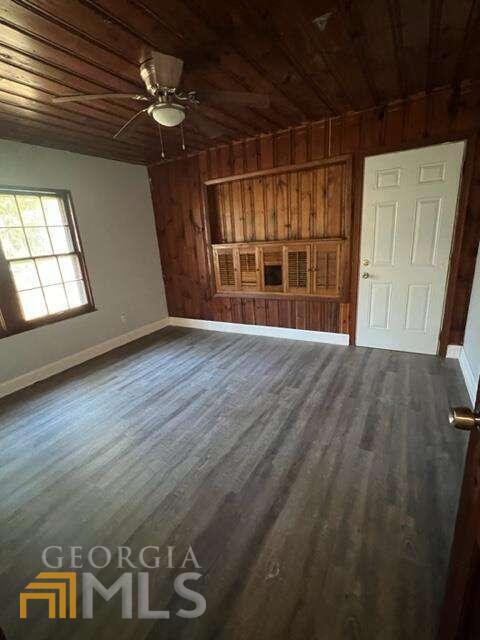 220 E Memorial Drive