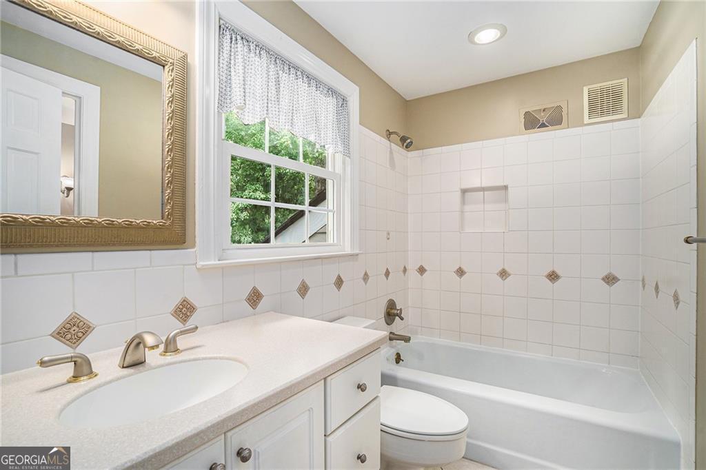 6140 Riverwood Drive