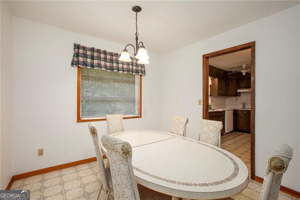 1007 E Callaway Road SW