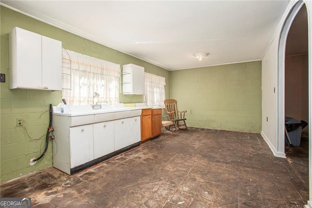 1007 E Callaway Road SW