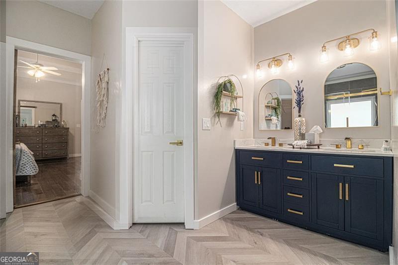 232 CHRISTIAN Circle