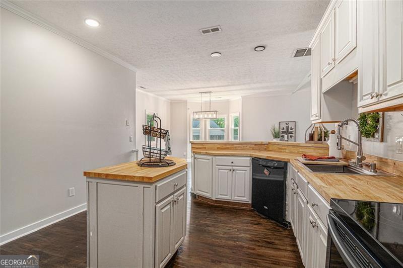 232 CHRISTIAN Circle