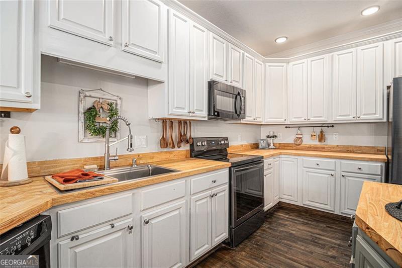 232 CHRISTIAN Circle