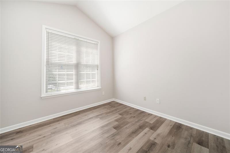 3590 NW BOB HANNAH Drive NW