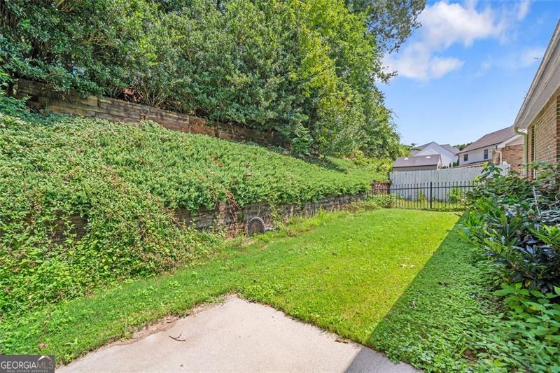 3590 NW BOB HANNAH Drive NW