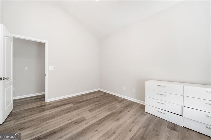 3590 NW BOB HANNAH Drive NW