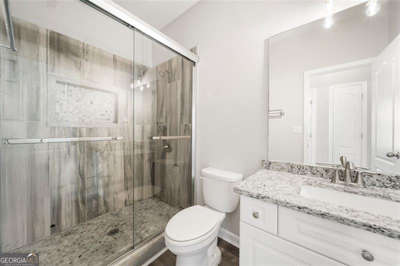 3590 NW BOB HANNAH Drive NW