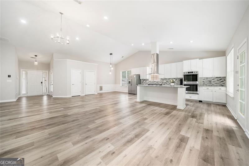 3590 NW BOB HANNAH Drive NW