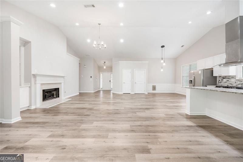 3590 NW BOB HANNAH Drive NW