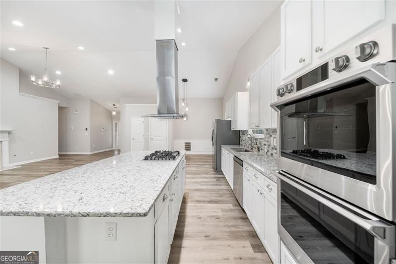 3590 NW BOB HANNAH Drive NW