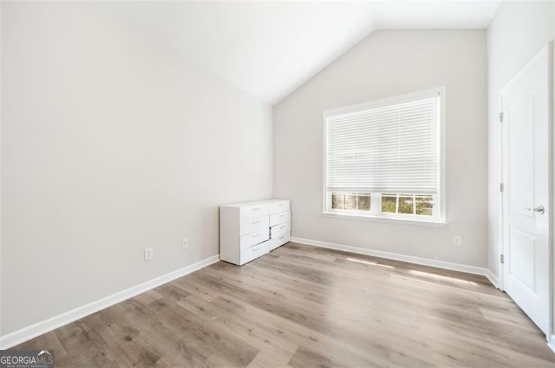 3590 NW BOB HANNAH Drive NW