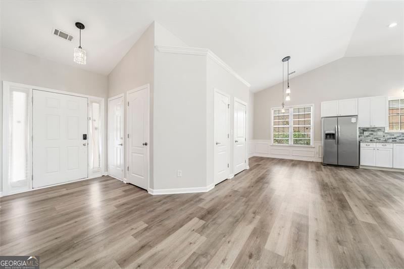 3590 NW BOB HANNAH Drive NW