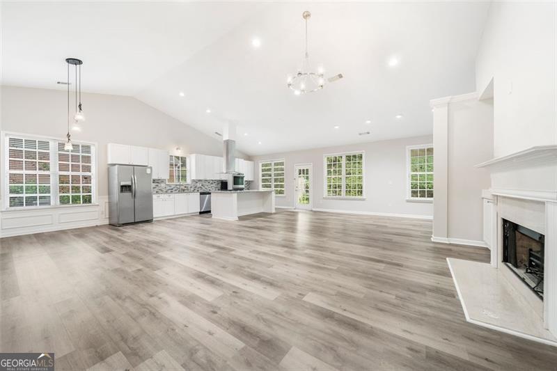 3590 NW BOB HANNAH Drive NW