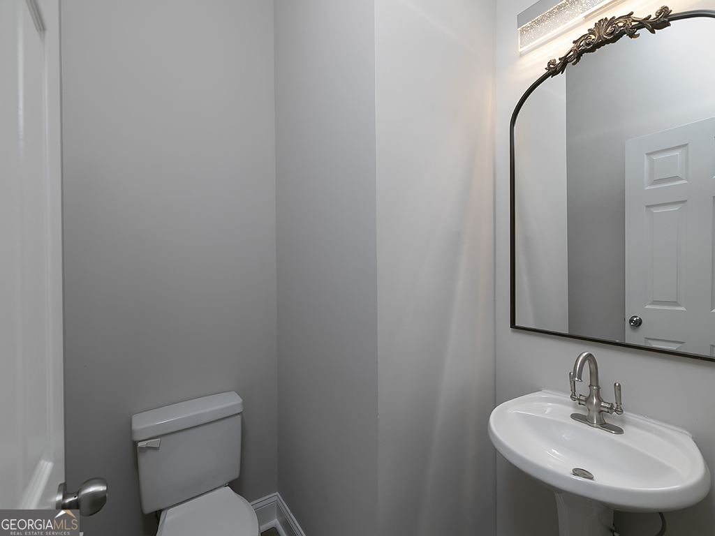 3315 Oak Hampton Way