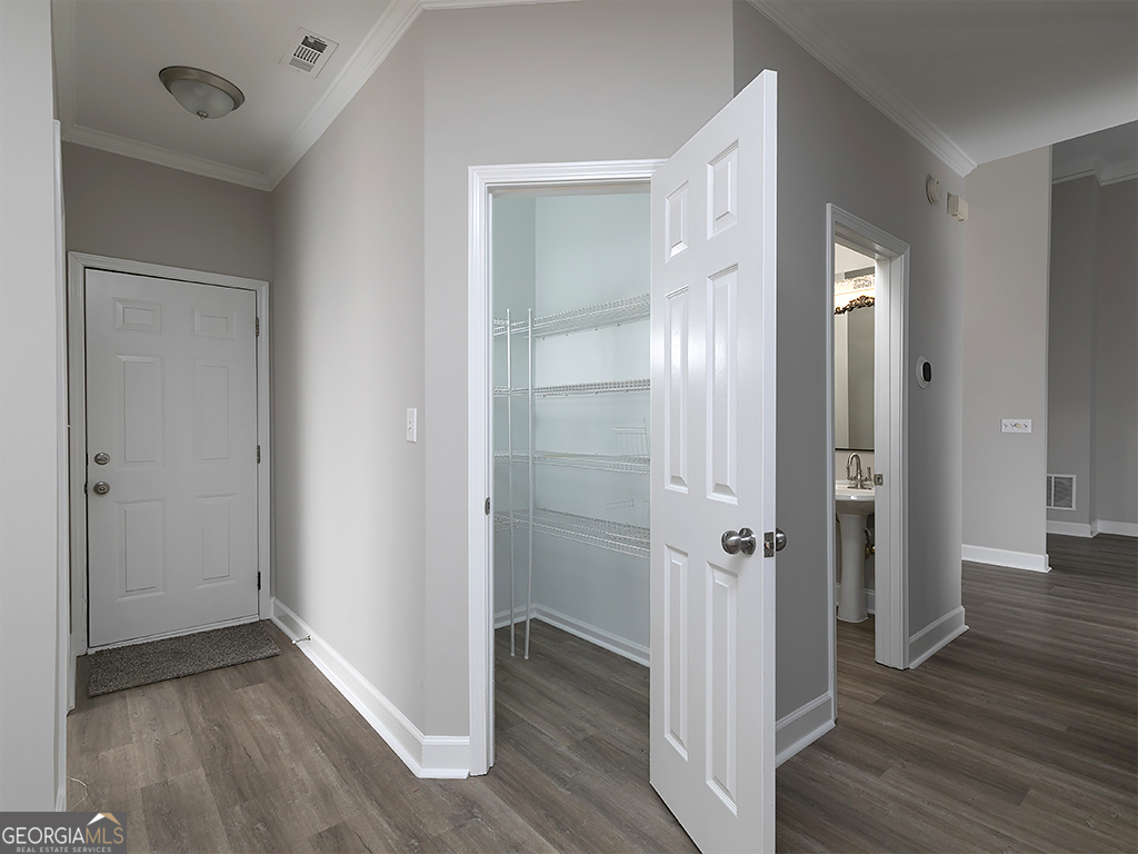 3315 Oak Hampton Way