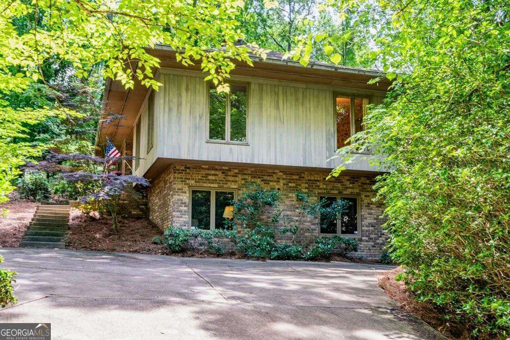 1009 Wessell Road NW