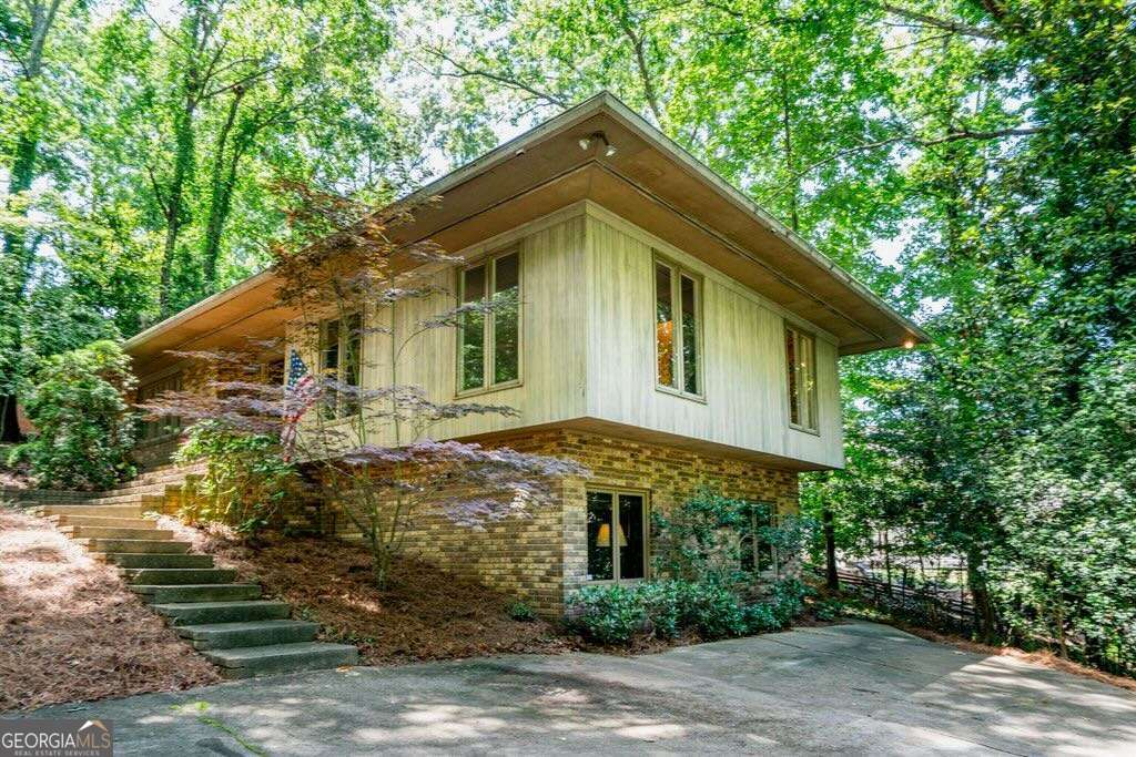 1009 Wessell Road NW