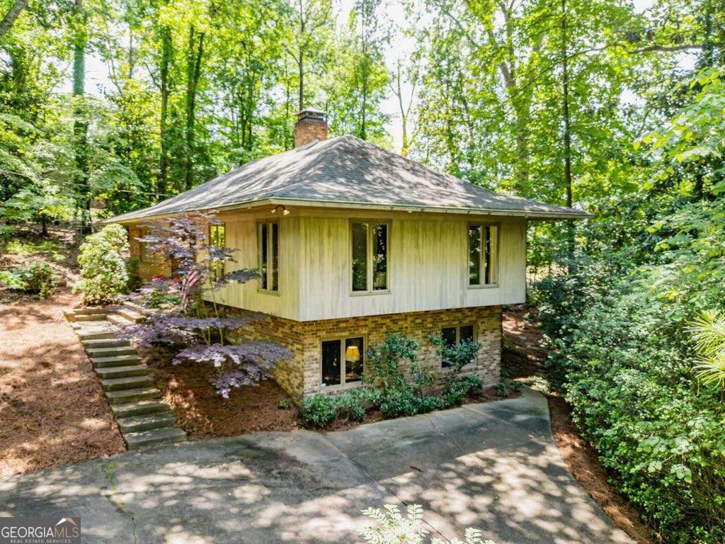 1009 Wessell Road NW