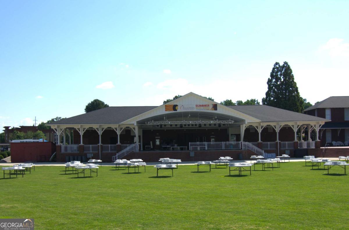 1009 Wessell Road NW