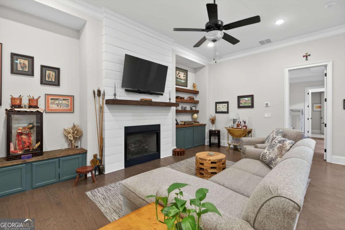 105 Batten Board Way