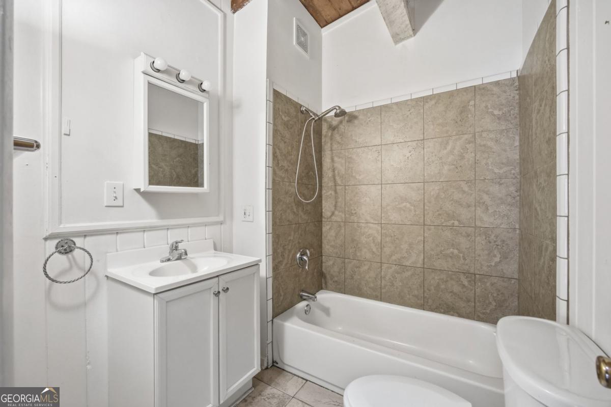 504 N Little Victoria Road