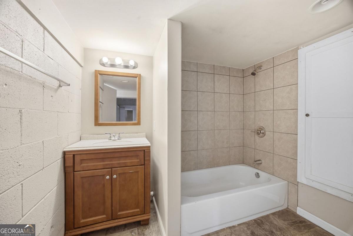 504 N Little Victoria Road