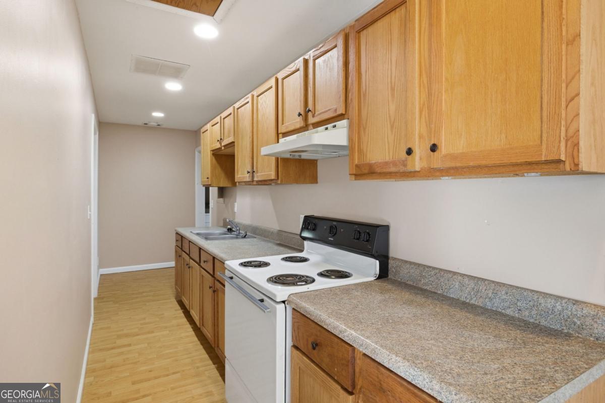 504 N Little Victoria Road