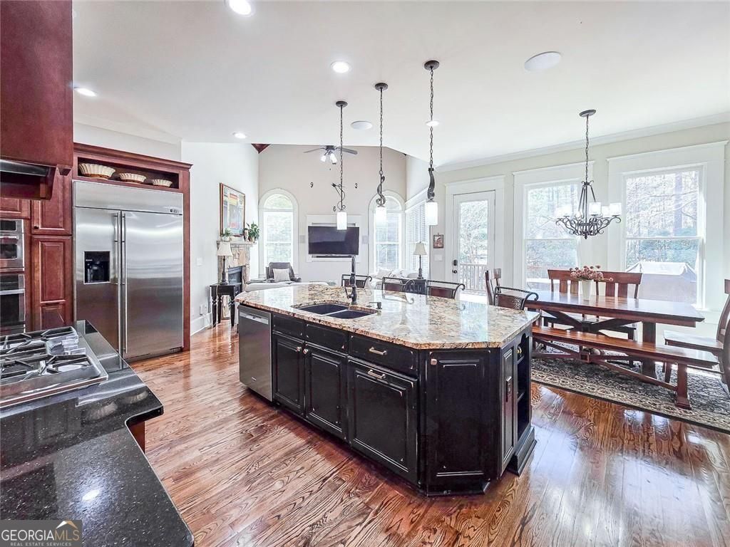 1485 White Rose Court