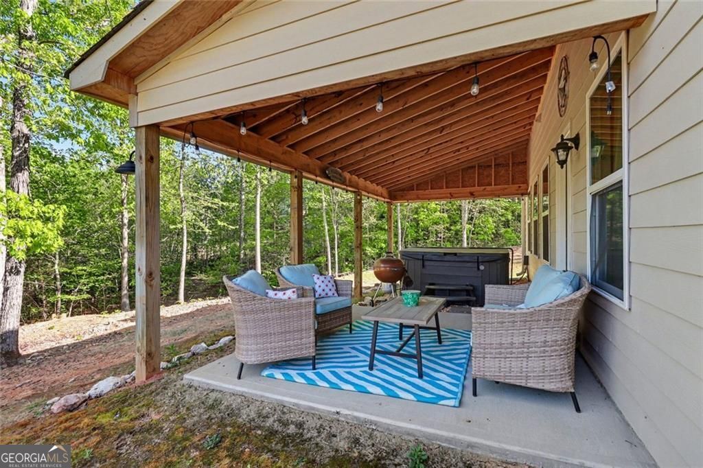 282 Shoals Trail