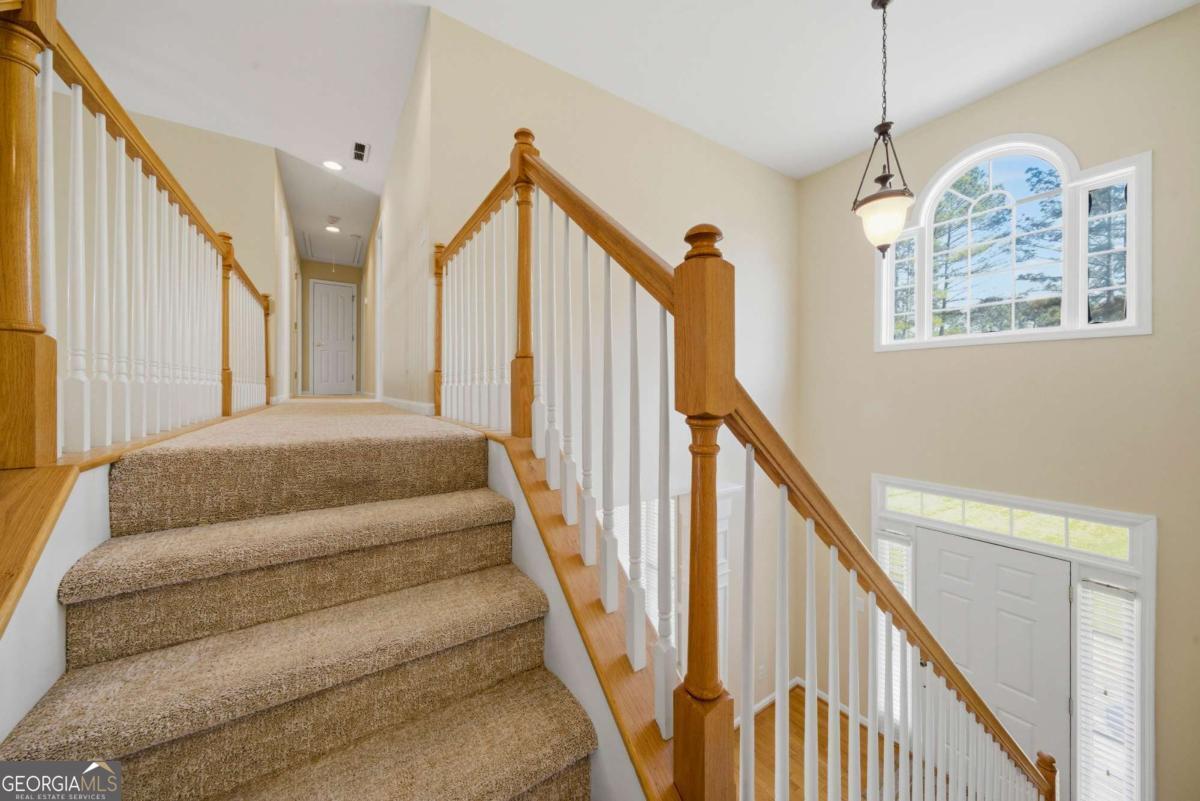 195 Chaucer Parkway