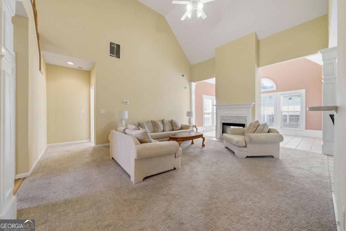195 Chaucer Parkway